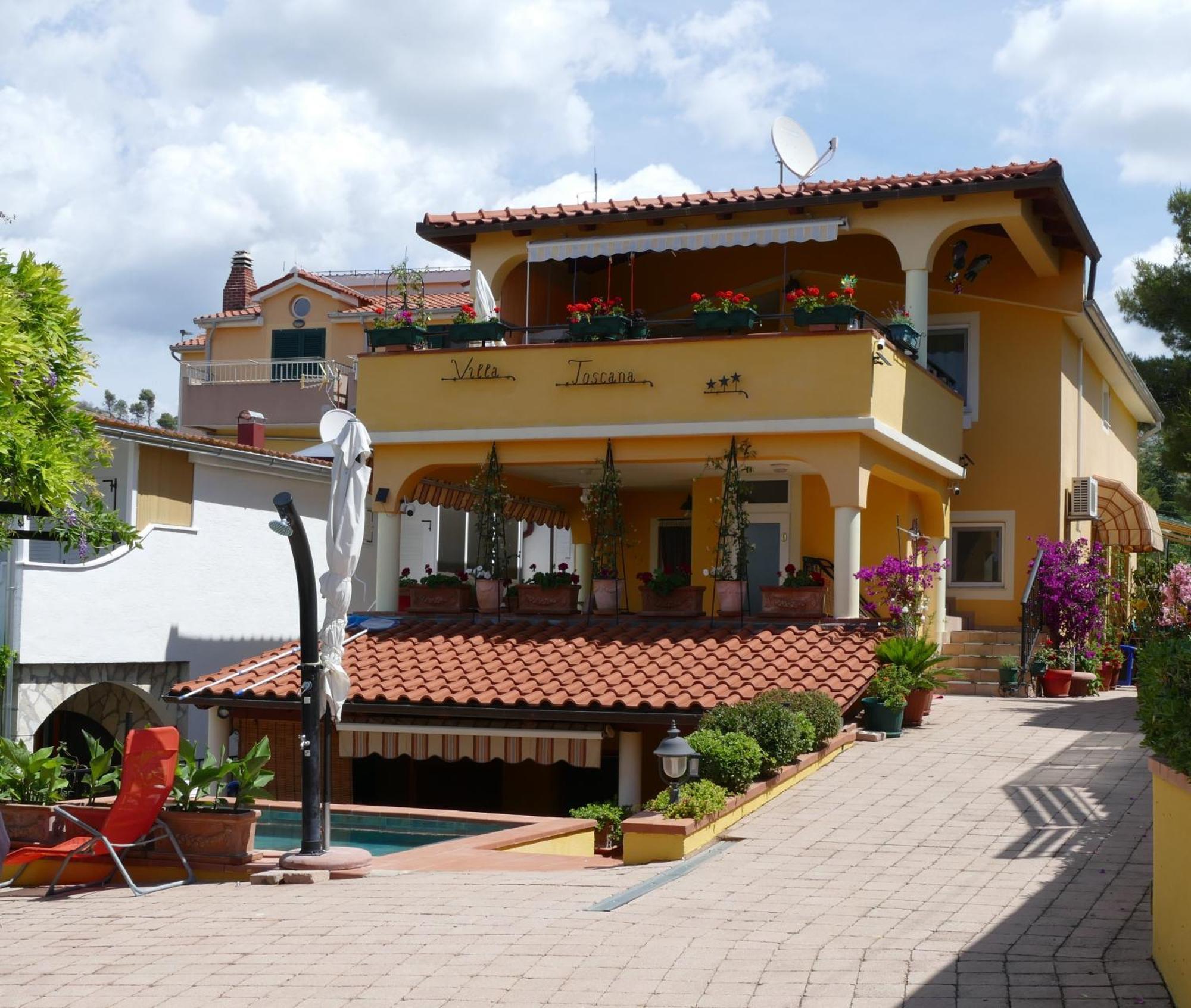 Villa Toscana 扎博里克 外观 照片
